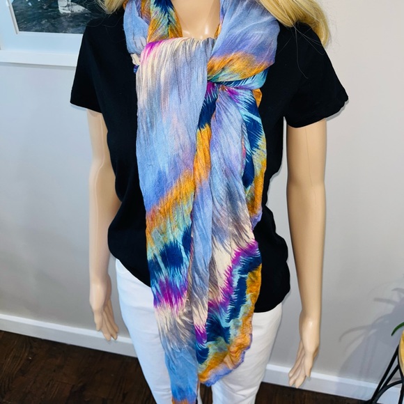 Vibrant Scarf - Picture 4 of 5